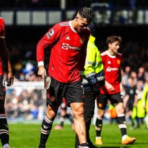 开云app-打掉小球迷手机C罗道歉 并邀他到老特拉福德观赛