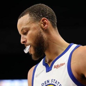 开云app-防守端库里被连续爆破 勇士的至暗时刻还在继续