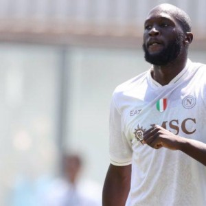 迪马济奥：卢卡库不会接受手术，他将缺阵3-4个月