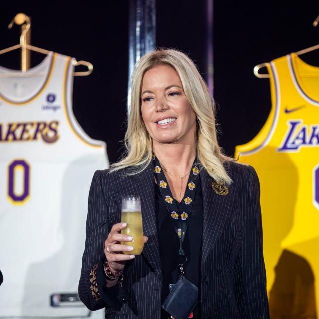 1662038502689014375.jpeg 1235402836.jpeg